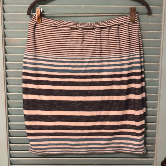 Stripped pencil skirt - Picture 2 of 3
